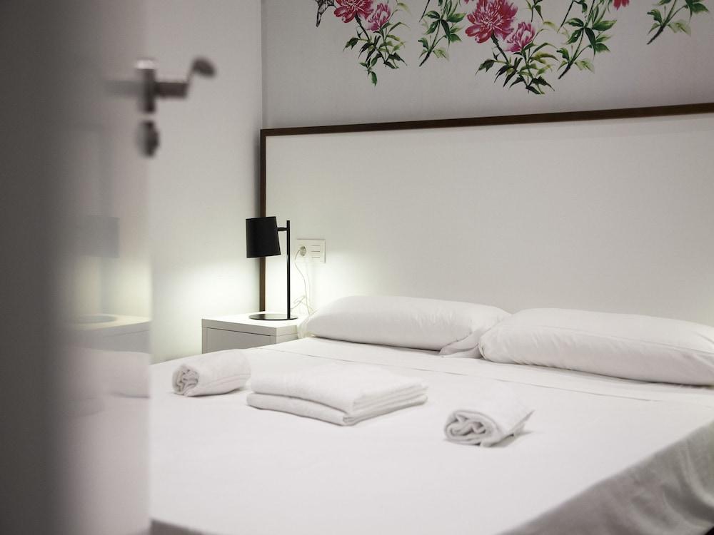 Flats Friends Soho Suites Валенсия Экстерьер фото
